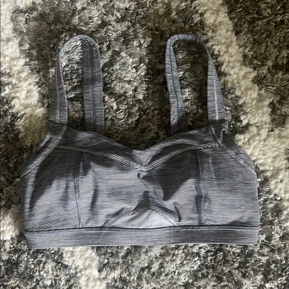 Lululemon Run: Engage Bra
Wee Are From Space White Combo - Picture 3 of 9